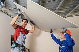 10 Étapes à suivre pour poser un plafond correctement à Saint-Mexant